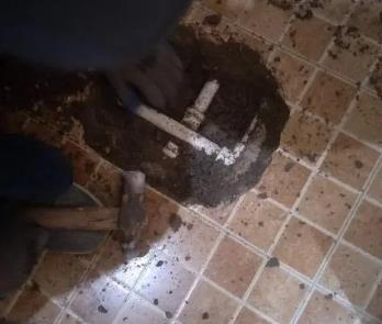 沙河卫生间漏水维修公司为您分享下卫生间渗水如何处理及注意事项